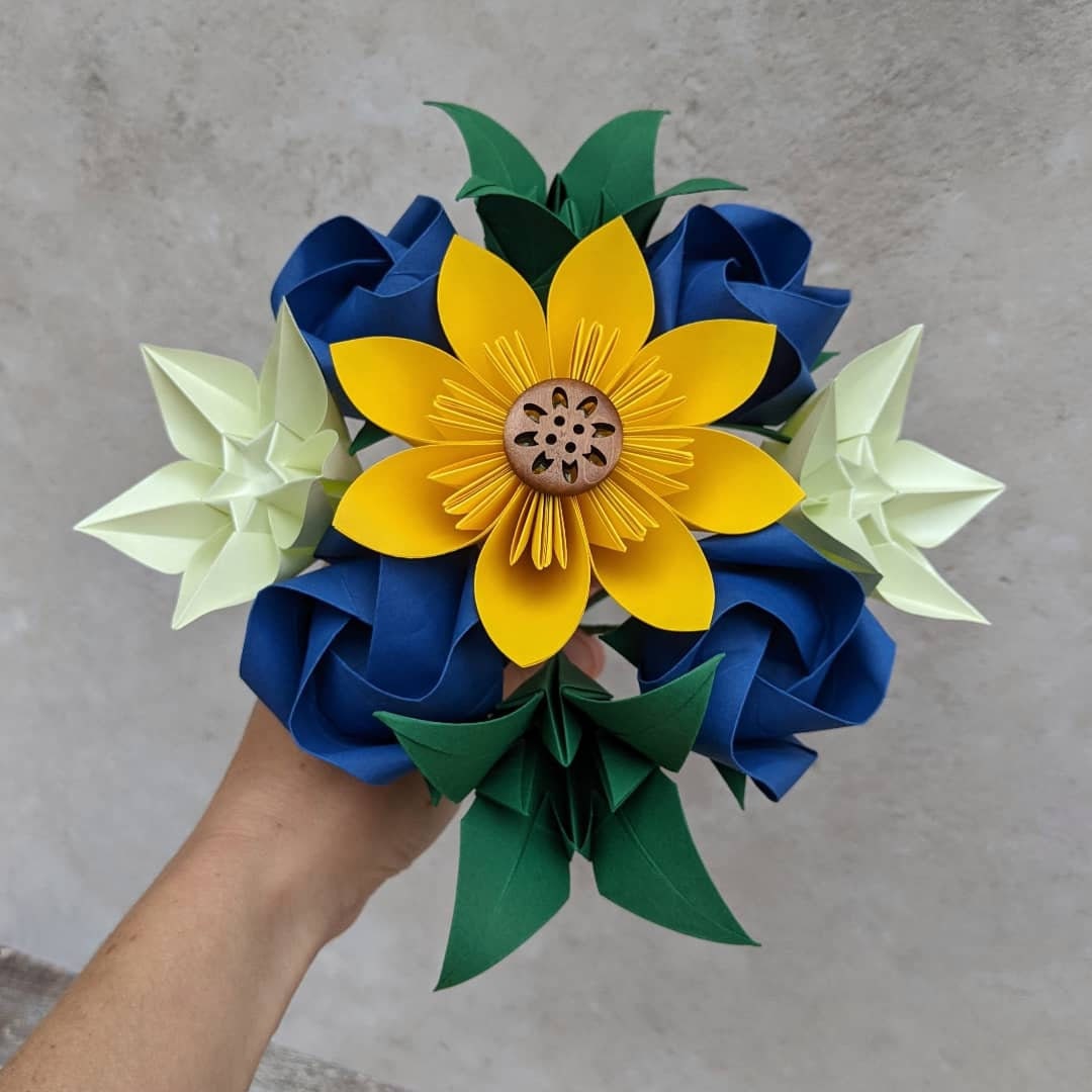Bridesmaid's origami paper bouquet with sunflower