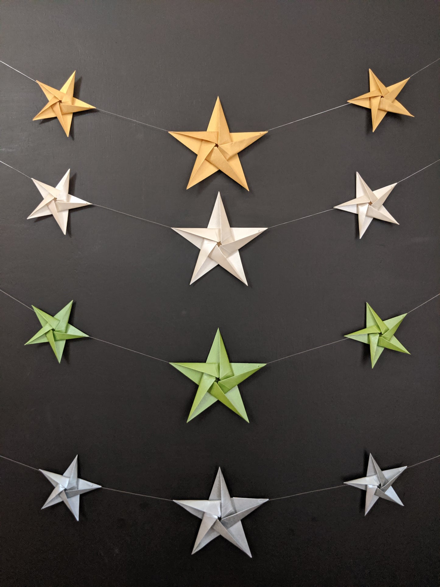 Origami paper star garland, Christmas decoration